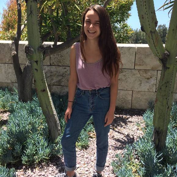 Meet the Posher Other - Meet your Posher, Nora